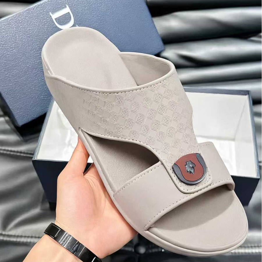 Home Slippers Wholesale Summer Men's Outerwear Thick Soled Indoor Non-Slip Bathroom Shower Slippers Dad's Home Slippers
