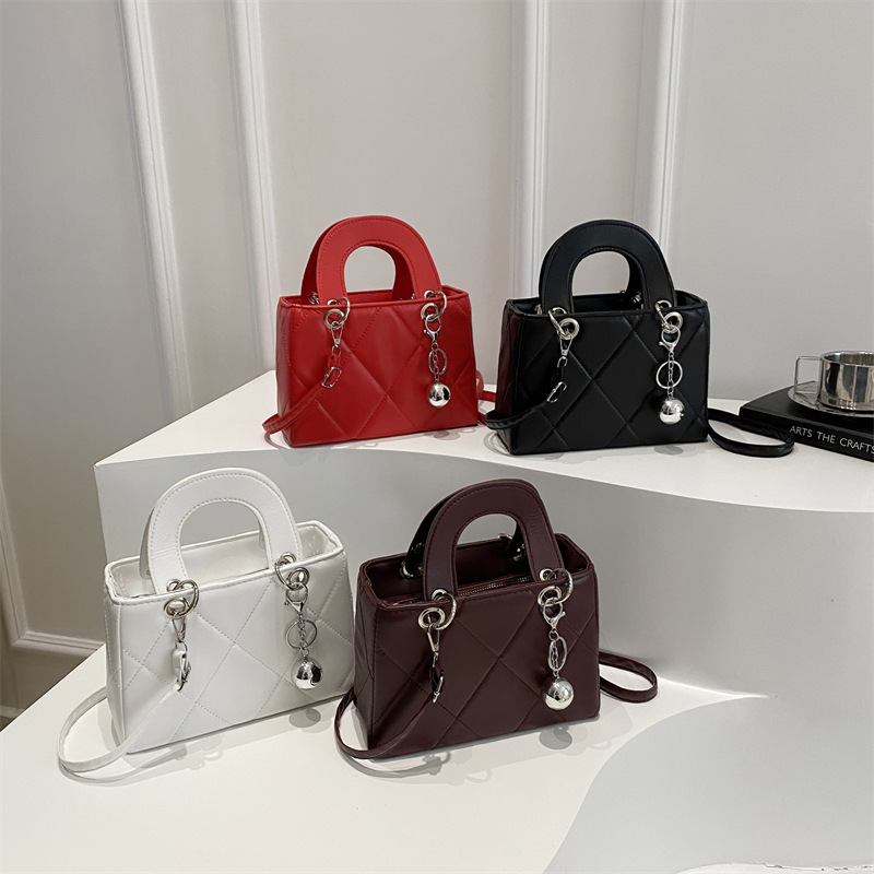 Lingge Western Style 2025 Embroidery Thread Western Style New Korean Version Trendy Fashion Large Capacity One Shoulder Crossbody Hand Carrying Small Square Bag