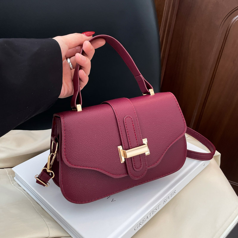 High-looking French retro small square bag for women 2025 autumn new light luxury belt versatile shoulder bag crossbody bag
